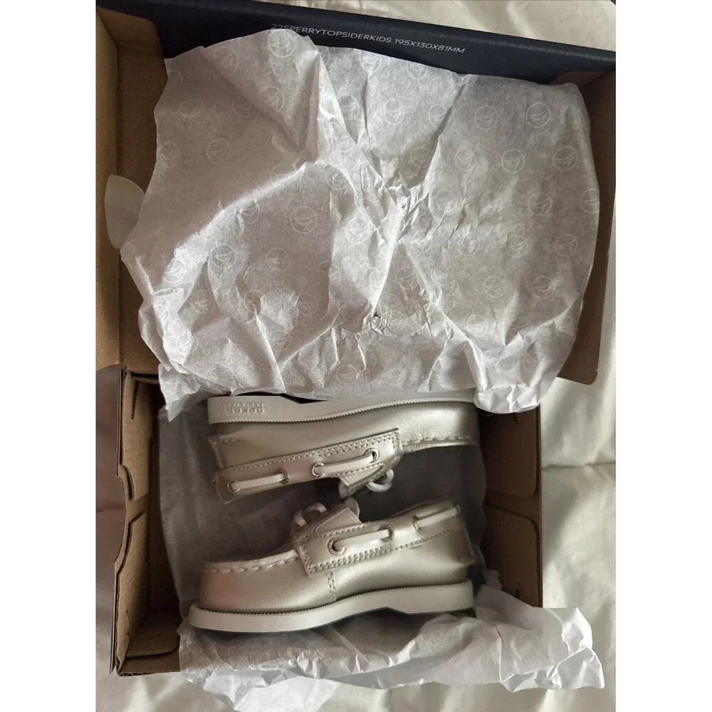 Sperry Toddler Boat Shoes Size 7M Girls/Unisex Champagne New In Box MSRP $55